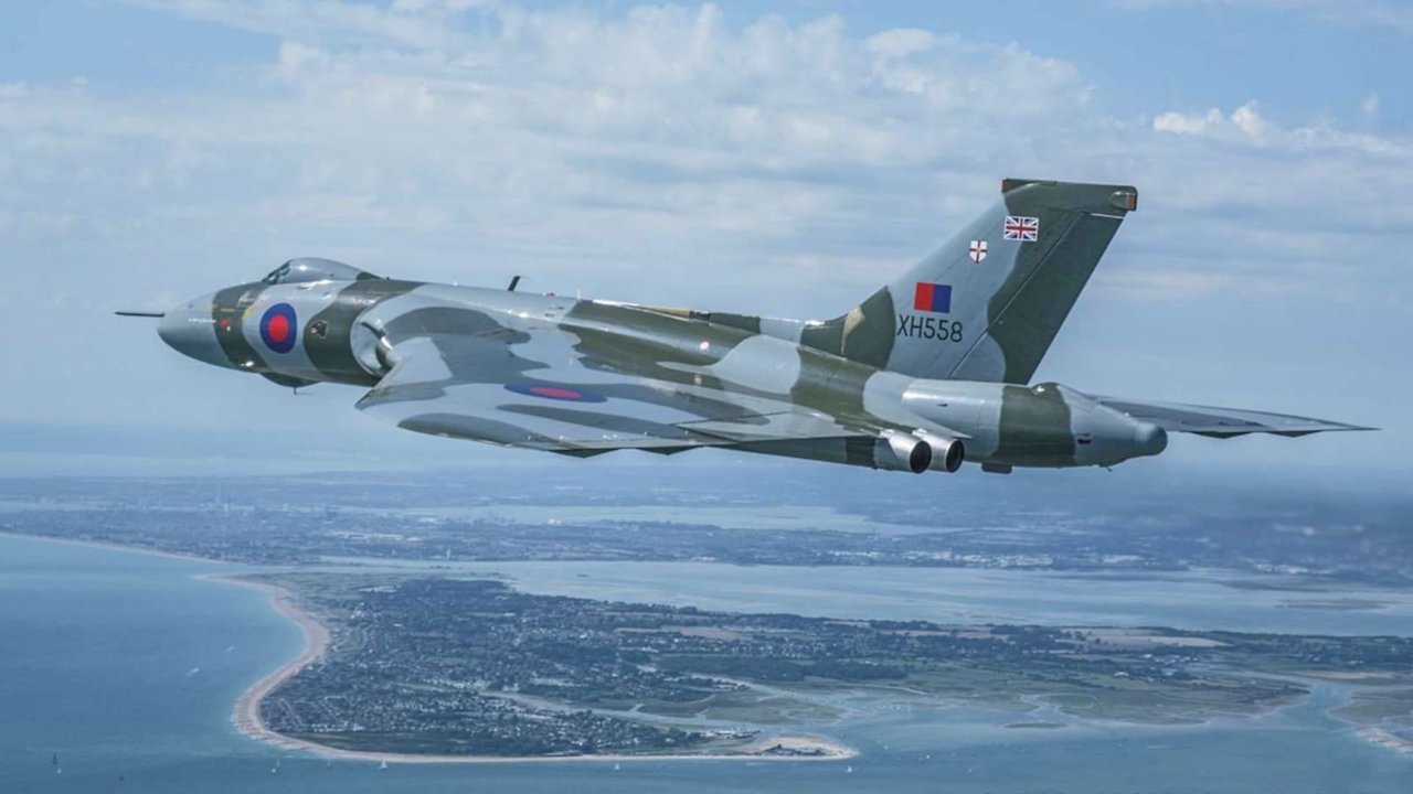 Guy Martin: Last Flight of the Vulcan Bomber