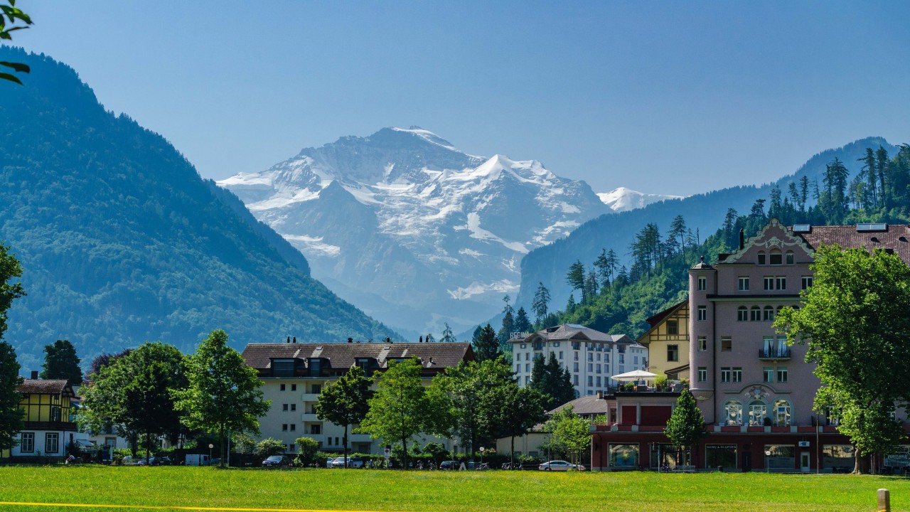 Discover Switzerland, the Complete Tour