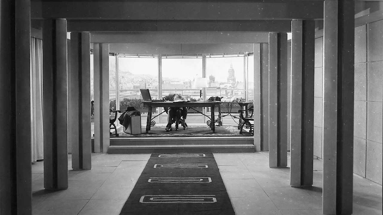 Lift To The Scaffold