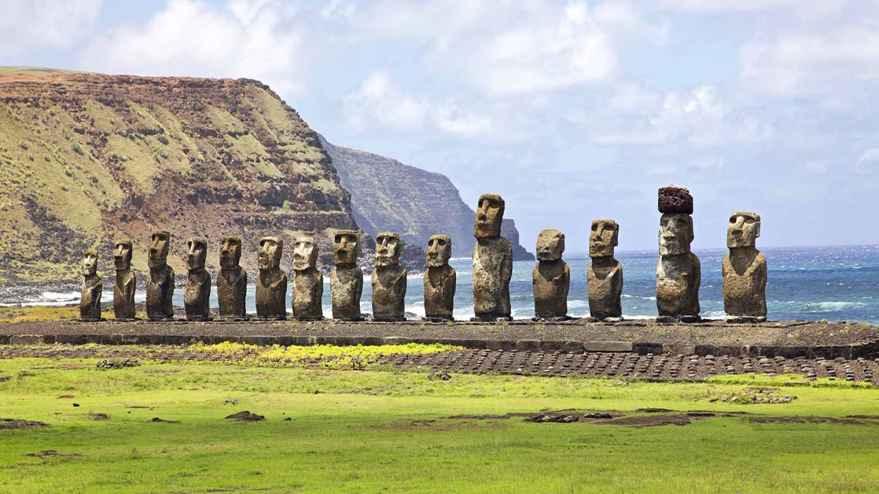 Globe Trekker: Chile & Easter Island