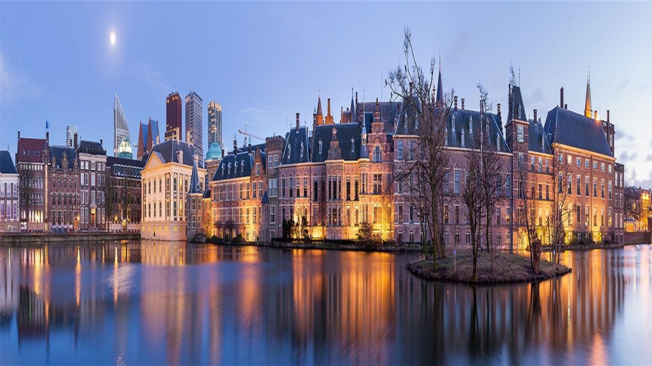 Globe Trekker - The Netherlands