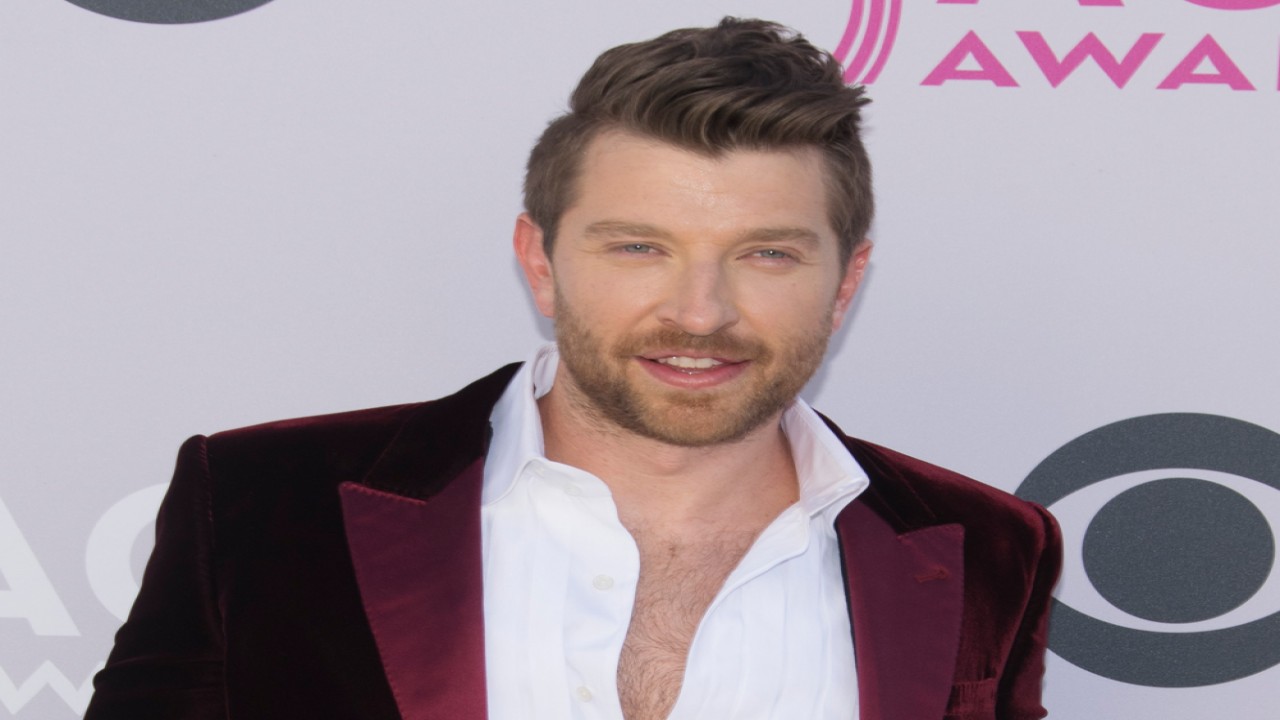 Brett Eldredge - Kickin' It With Kix