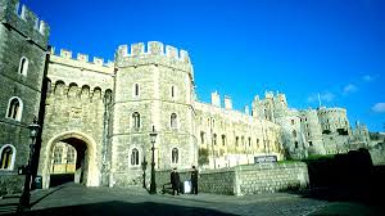 The Queen's Castle: The Banquet