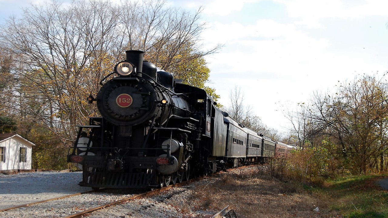 Clip: Lots & Lots of Really Big Steam Trains
