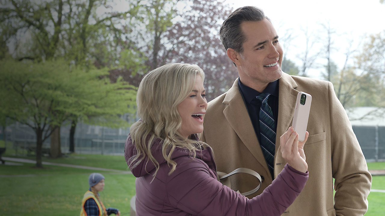 A Sprinkle of Deceit: A Hannah Swensen Mystery