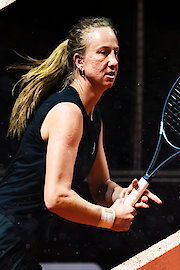 Mona Barthel - Sara Bejlek