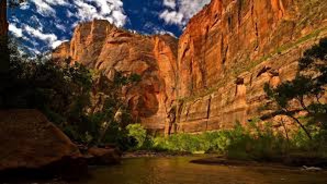 Weekend Explorer: Kanab, Utah; Zion, Bryce, and Grand Canyon National Parks