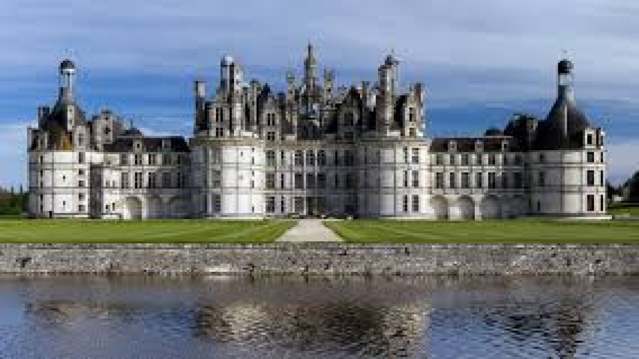 Naxos Scenic Musical Journeys: Chateaux of the Loire