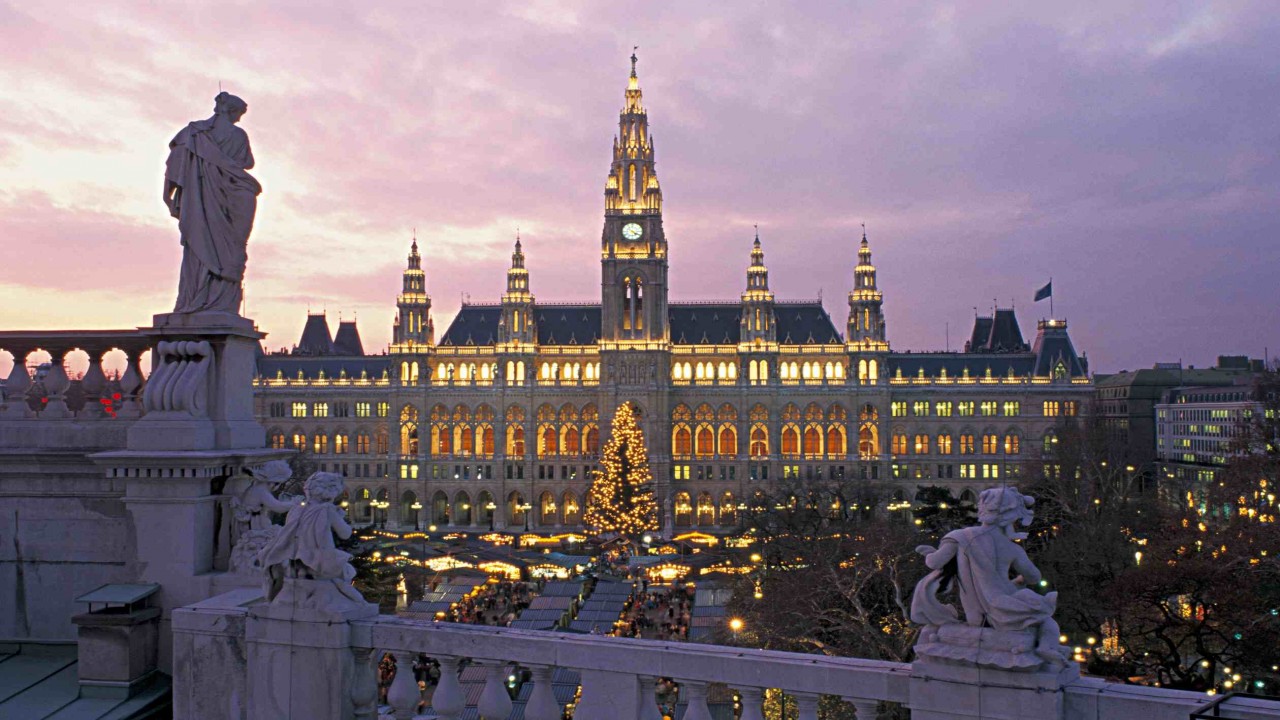 Naxos Scenic Musical Journeys: Vienna - A Musical Tour of the City's Past and Present