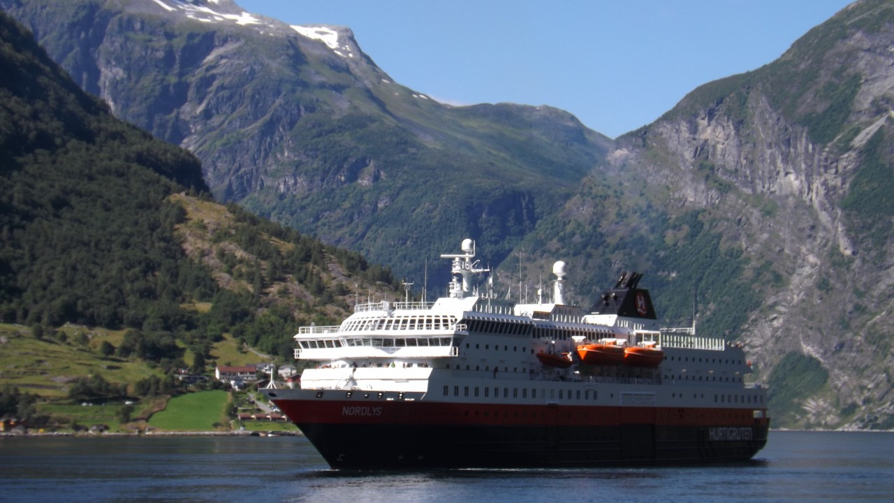 On Tour: Hurtigruten - Amazing Voyage Along The Norwegian Coast