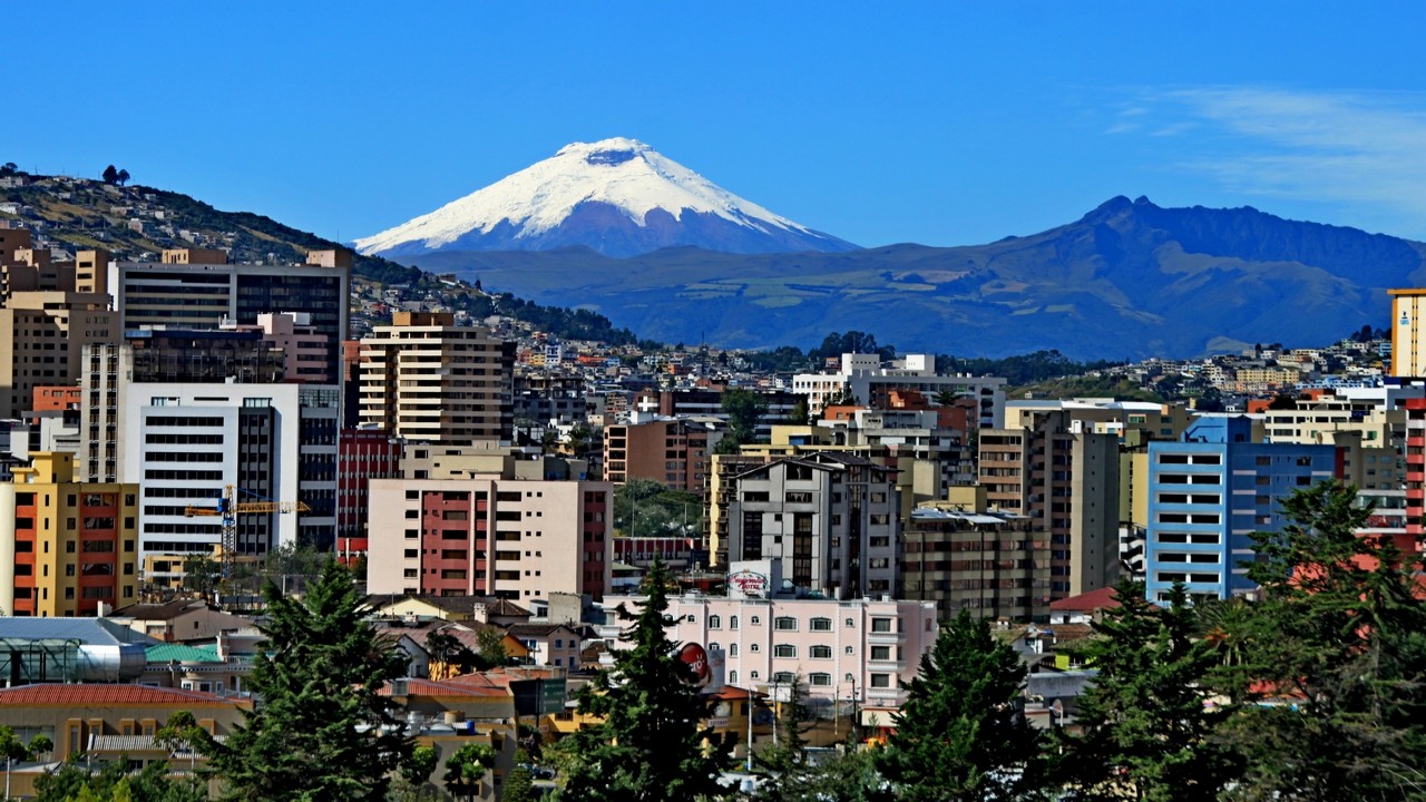 On Tour Exploring the Extraordinary: Autoferro de Los Volcanes