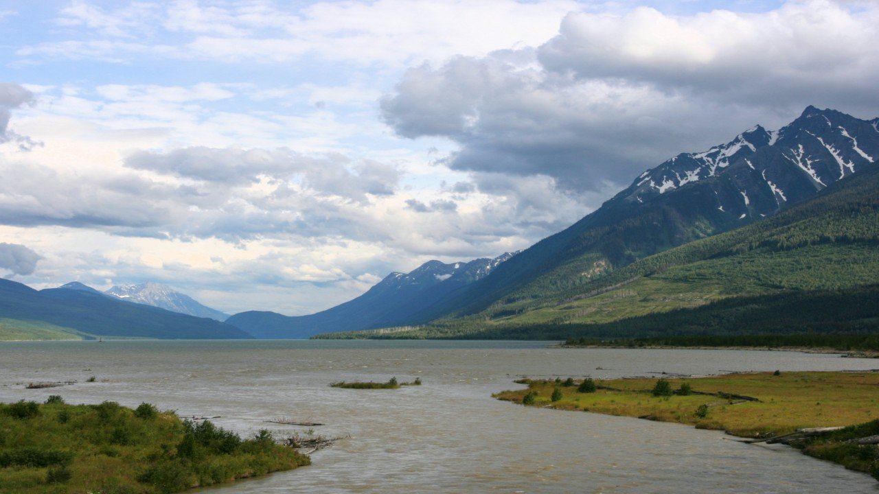 On Tour... CANADIAN ROCKIES Highway Across Paradise