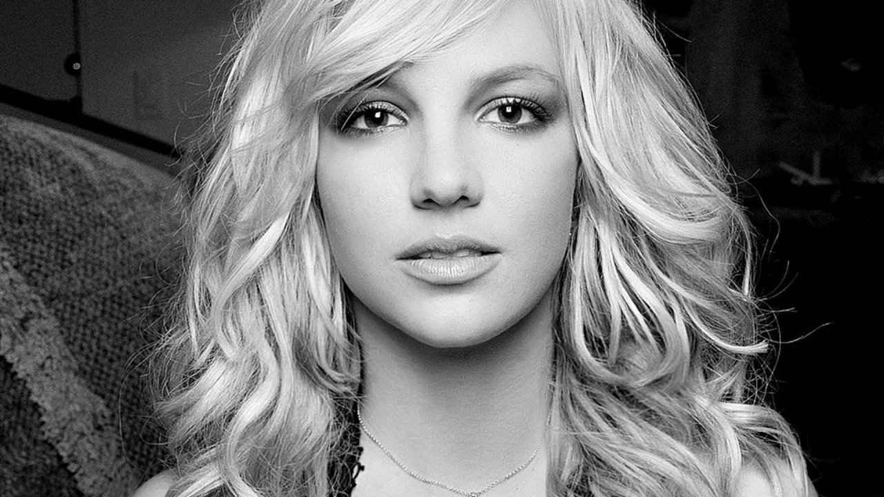 Music Box Biographical Collection: Britney Spears