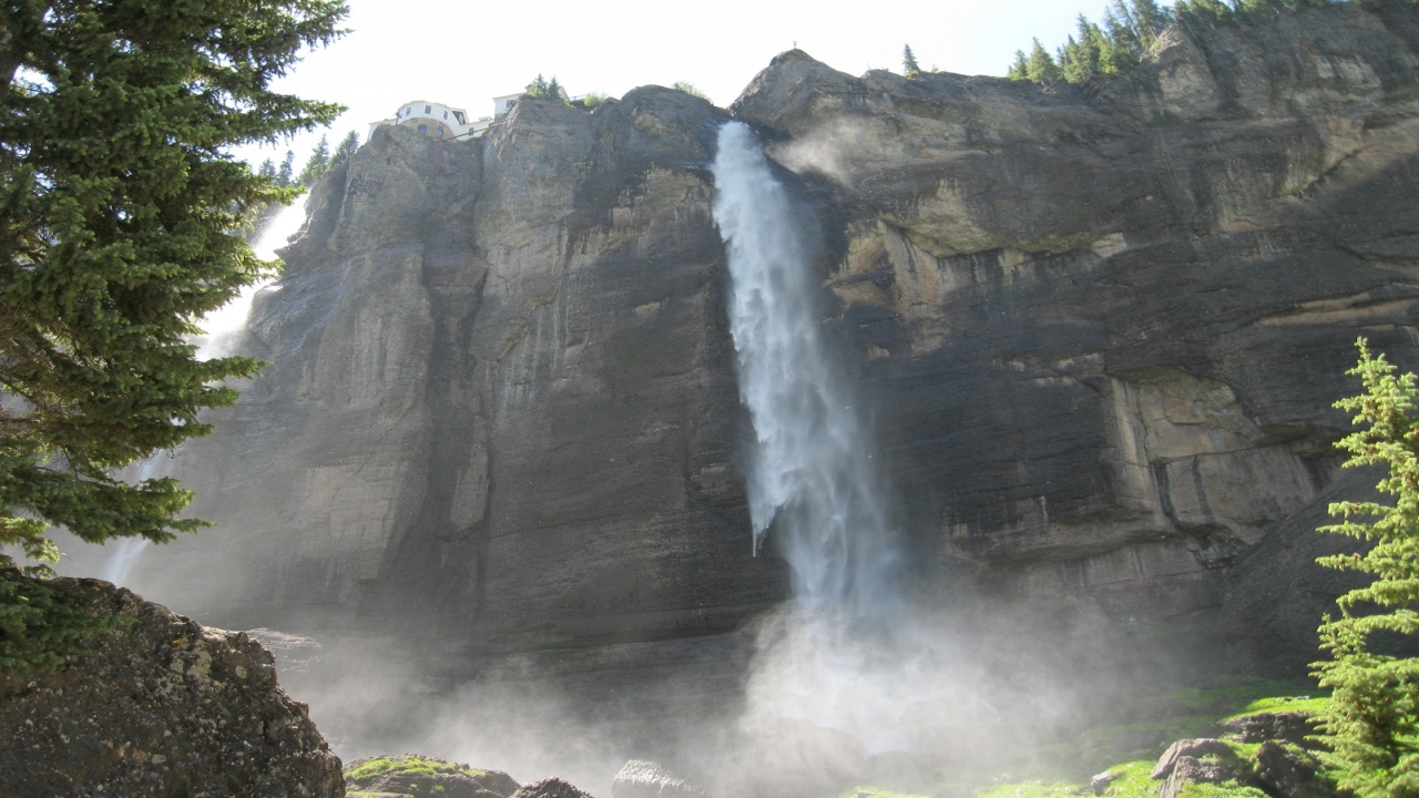 Discovering Colorado: Relaxing Waterfalls