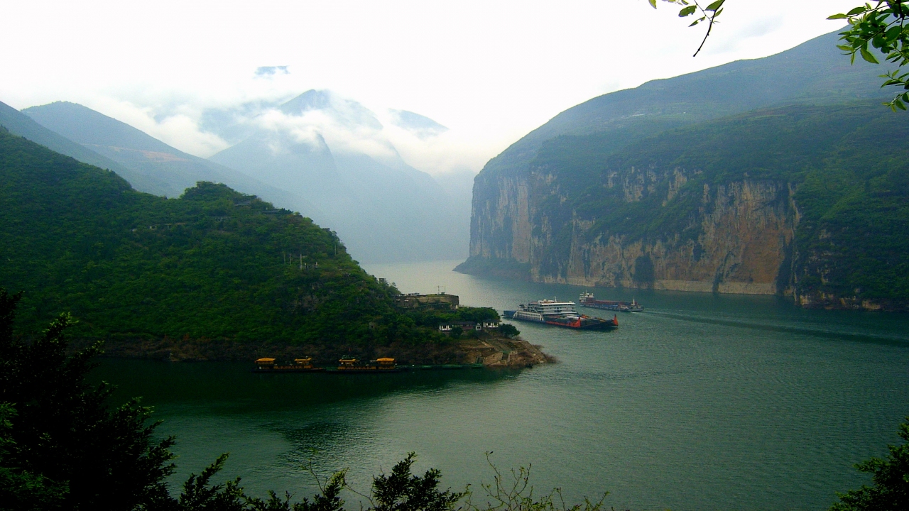 Passport to Adventure: A Journey Down the Yangtze River China