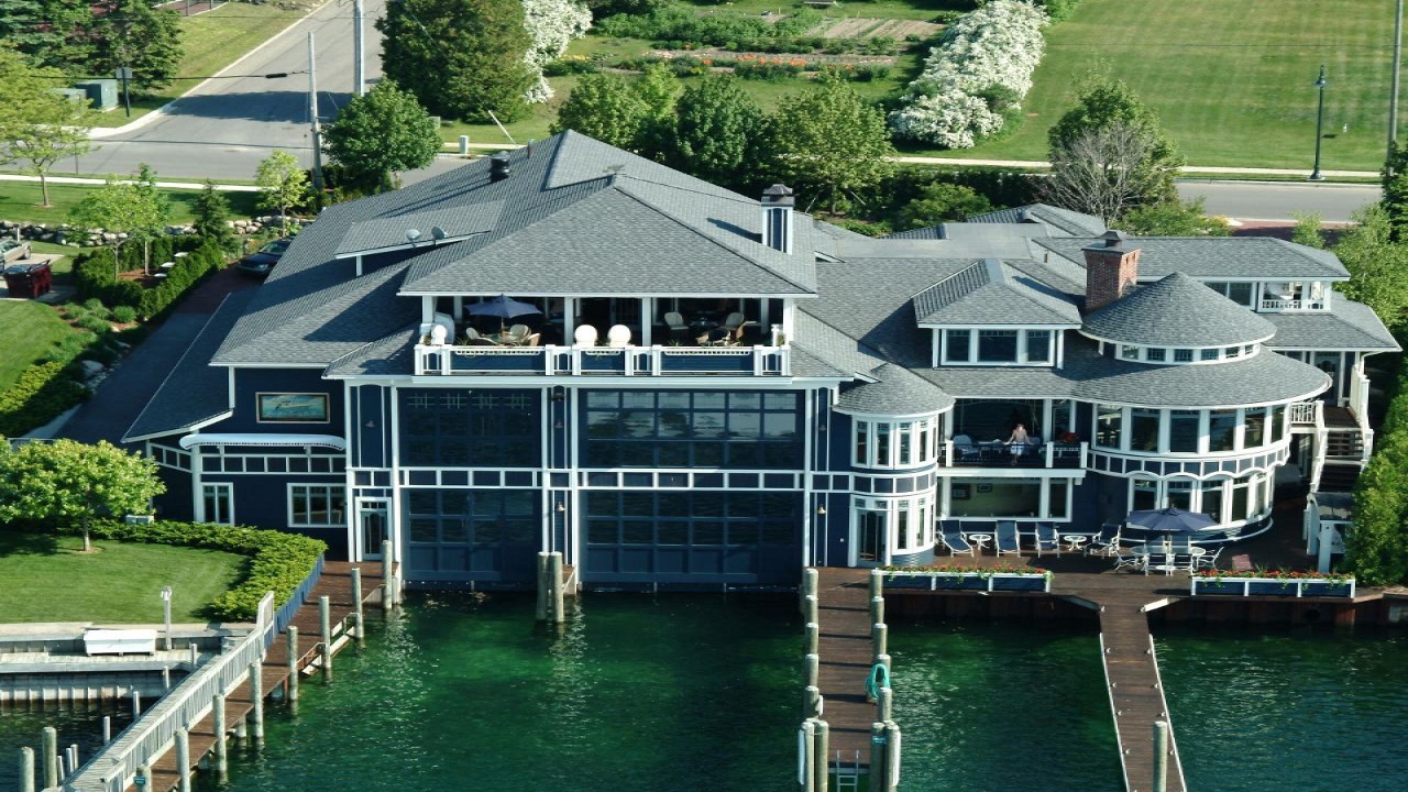 House Hunters International: Million Dollar Budgets