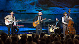 Drew Holcomb & The Neighbors