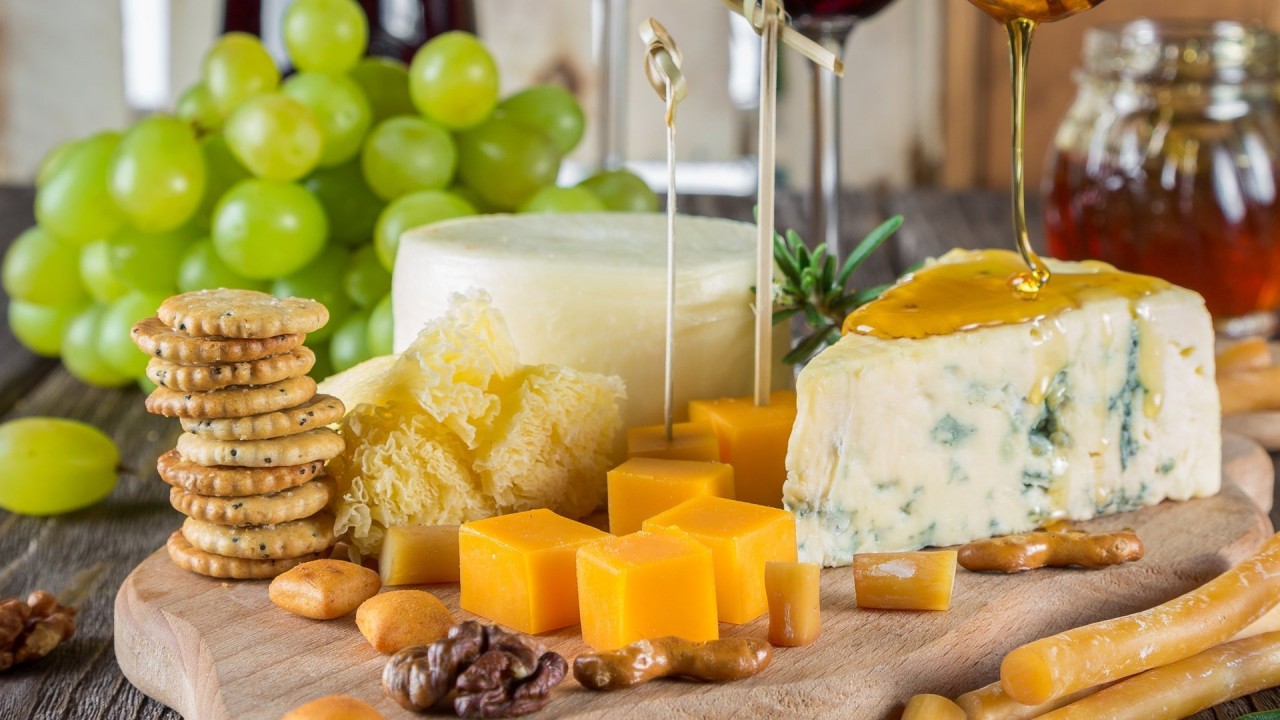 Food Quest with Robin Leach