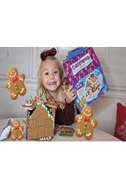 Everleigh Opens Toys